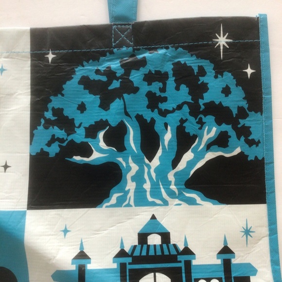 DISNEY PARKS MICKEY MOUSE REUSABLE TOTE NWT - Picture 4 of 11